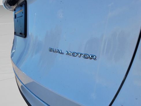 Used 2024 Tesla Model Y Long Range image 32