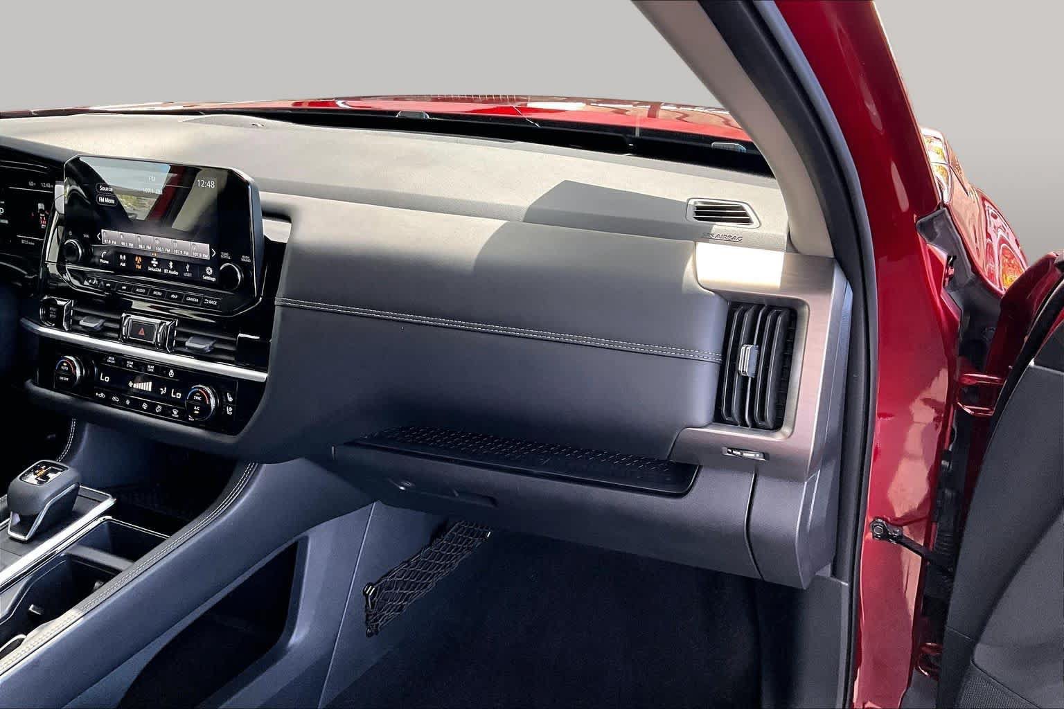 Certified 2025 Nissan Pathfinder Platinum FWD image 19
