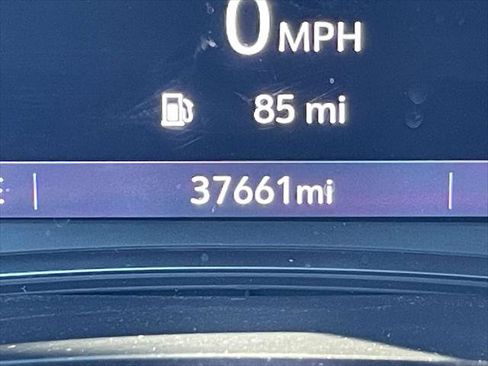 Used 2023 Chevrolet Traverse LT image 26