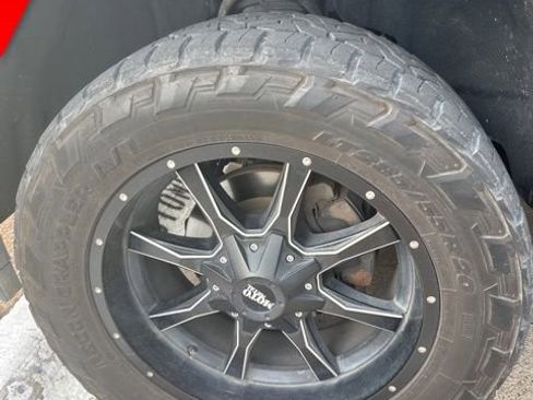 Used 2018 Chevrolet Silverado 1500 LT w/ All Star Edition image 4