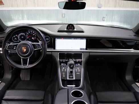 Used 2019 Porsche Panamera 4 Executive image 17