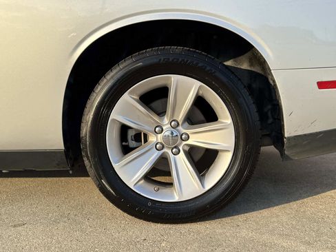 Used 2023 Dodge Challenger SXT image 7