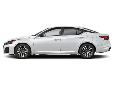 Used 2025 Nissan Altima 2.5 SV FWD image 3