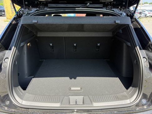 New 2026 Chevrolet Trax RS w/ Sunroof Package FWD image 23