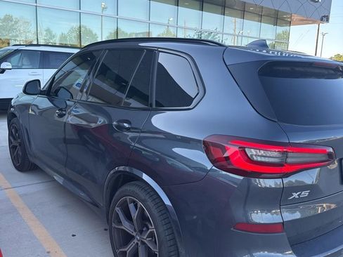 Used 2022 BMW X5 sDrive40i w/ M Sport Package image 3