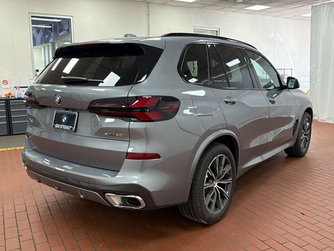 Used 2026 BMW X5 xDrive40i w/ M Sport Package AWD/4WD image 9