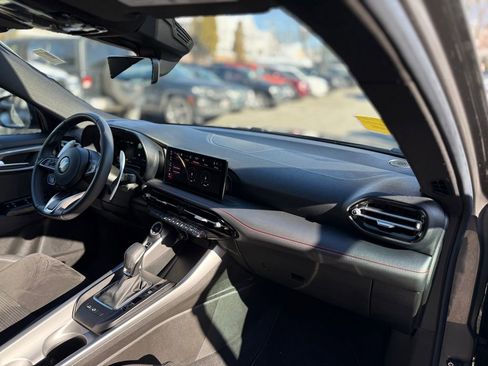 Used 2024 Dodge Hornet R/T w/ Track Pack image 17