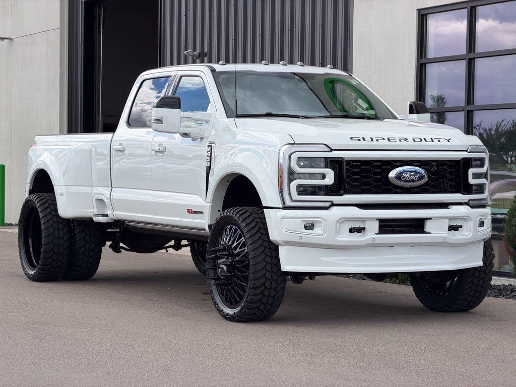 Used 2025 Ford F450 Platinum w/ FX4 Off-Road Package AWD/4WD image 4