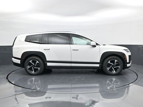 New 2026 Hyundai Ioniq 9 S image 4