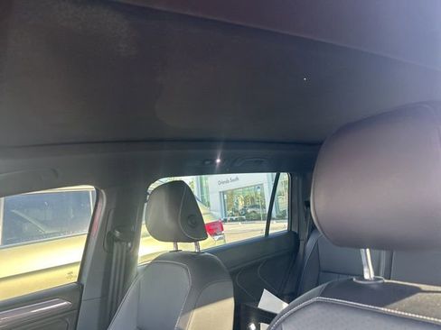 Used 2022 Volkswagen Tiguan SE R-Line image 11