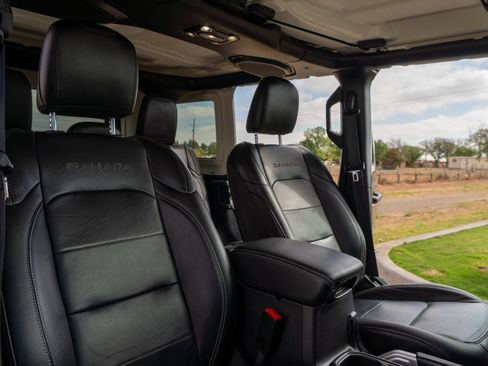 Used 2020 Jeep Wrangler Unlimited Sahara w/ Uconnect 4C Nav & Sound Group AWD/4WD image 11