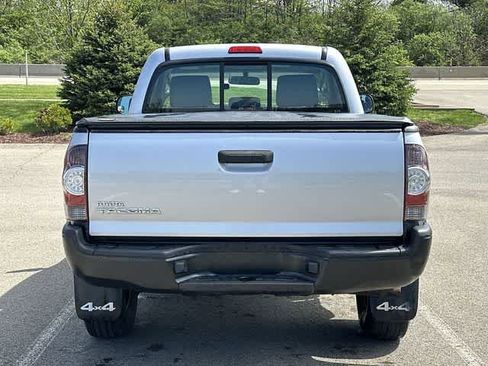 Used 2011 Toyota Tacoma 4x4 Regular Cab image 4
