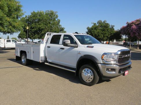 New 2023 RAM 4500 Tradesman w/ Chrome Appearance Group RWD image 4