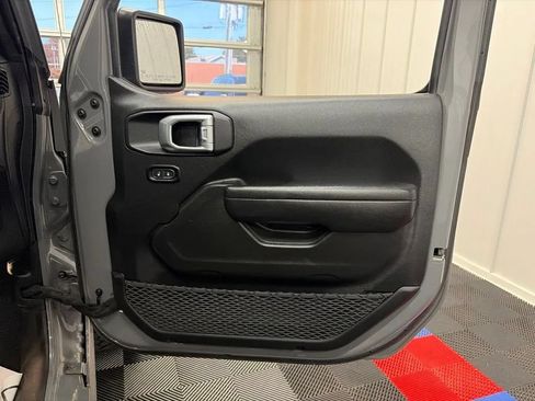 Used 2023 Jeep Wrangler Unlimited w/ Cold Weather Group AWD/4WD image 21
