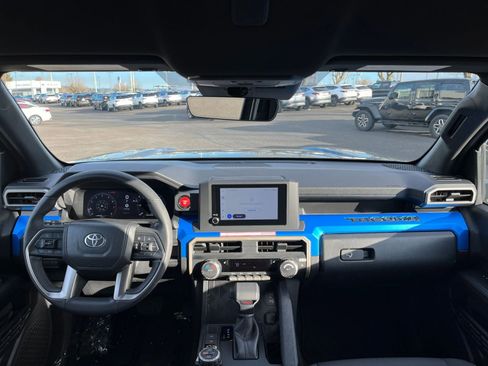 Used 2025 Toyota Tacoma TRD Off-Road image 33