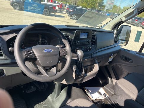 New 2025 Ford Transit 250 148 Medium Roof w/ Interior Upgrade Package image 9