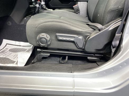 Certified 2022 Jeep Gladiator Sport image 13