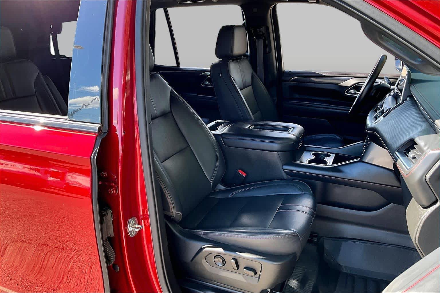Used 2021 Chevrolet Tahoe RST w/ Luxury Package AWD/4WD image 9