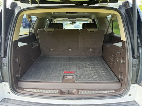 Used 2019 GMC Yukon XL Denali w/ Denali Ultimate Package AWD/4WD image 8