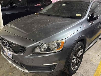 Used 2017 Volvo V60 T5 Cross Country w/ Convenience Package