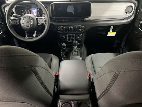 New 2026 Jeep Gladiator Sport AWD/4WD image 10