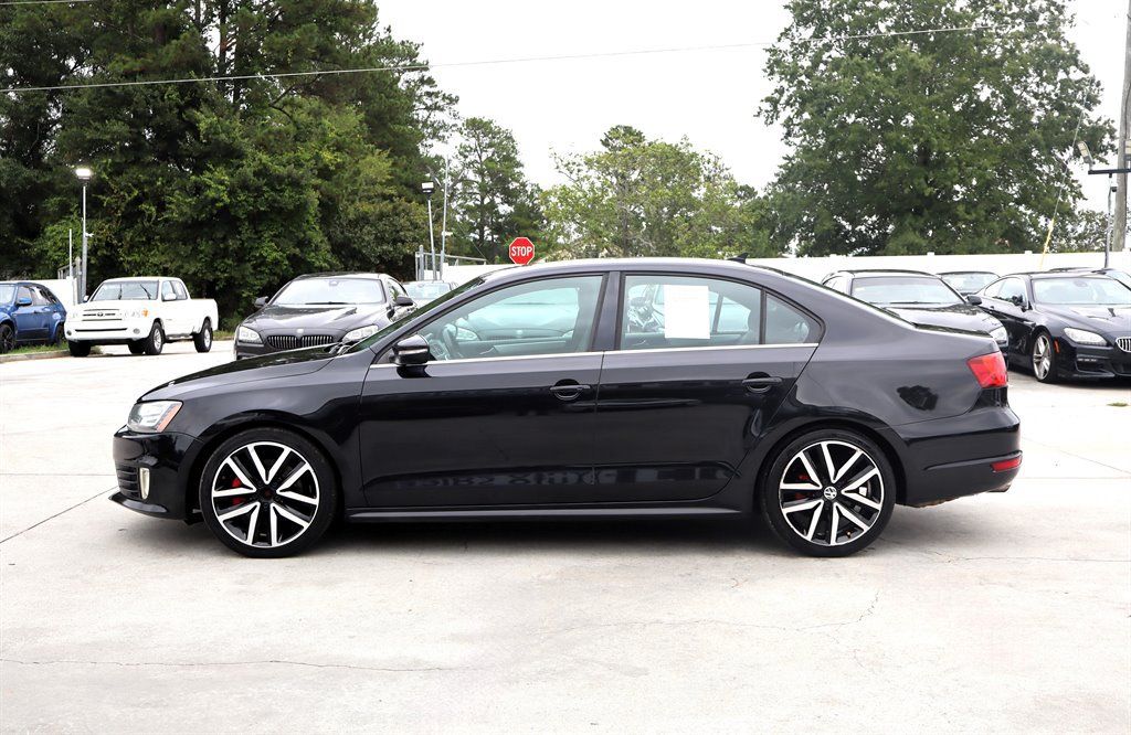 Used 2013 Volkswagen Jetta GLI Autobahn FWD image 4