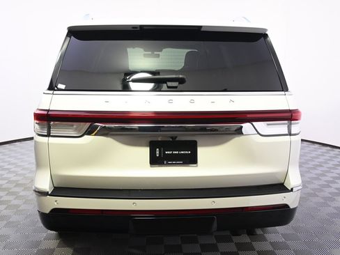 Certified 2022 Lincoln Navigator Reserve image 5