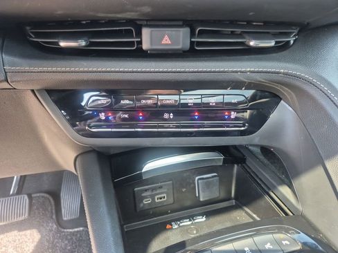 Certified 2023 Buick Envision Avenir AWD/4WD image 38