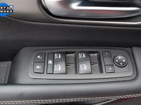 Used 2025 Chrysler Pacifica Select image 7