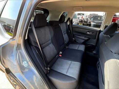 Used 2025 Nissan Rogue SV AWD/4WD image 19