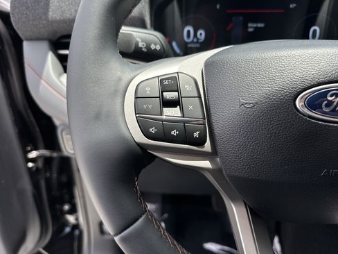 Used 2026 Ford Explorer Active RWD image 19