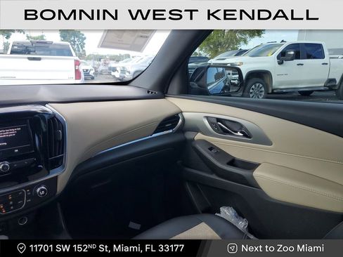 Used 2022 Chevrolet Traverse LS image 15