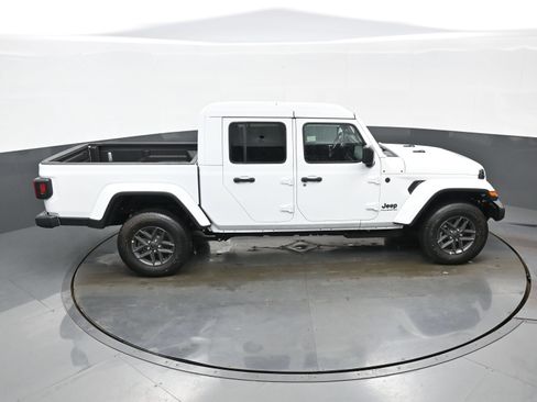 New 2026 Jeep Gladiator Sport AWD/4WD image 26