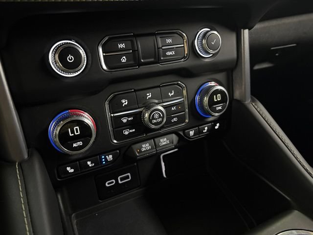 Used 2023 GMC Yukon SLT w/ SLT Premium Package AWD/4WD image 70
