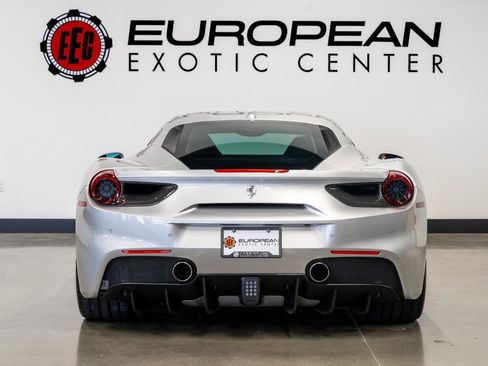 Used 2018 Ferrari 488 GTB image 18
