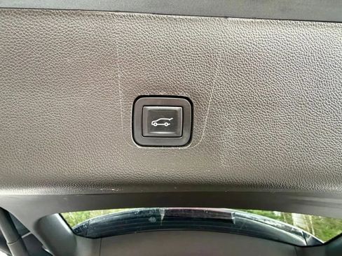 Used 2018 Chevrolet Traverse LT AWD/4WD image 26