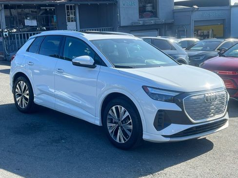 Used 2023 Audi Q4 e-tron Premium Plus w/ Premium Plus image 3