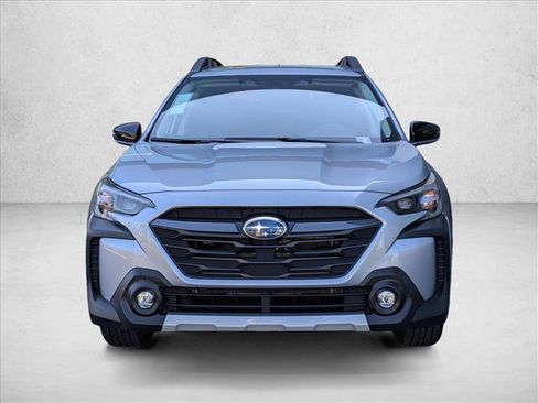 Used 2025 Subaru Outback Limited image 2