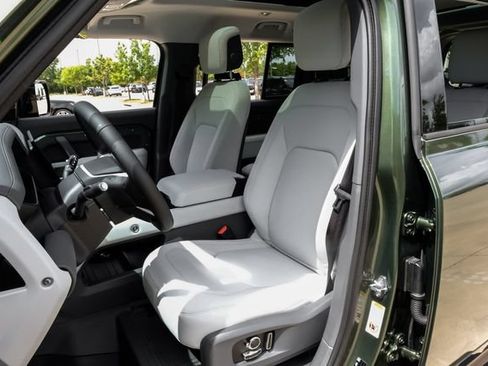 New 2026 Land Rover Defender 130 X-Dynamic SE AWD/4WD image 43