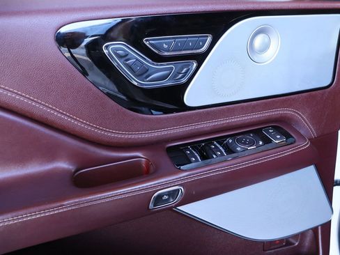 Used 2020 Lincoln Aviator Black Label w/ Dynamic Handling Package image 41