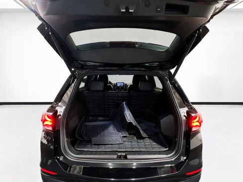 Used 2024 Chevrolet Equinox RS FWD image 18