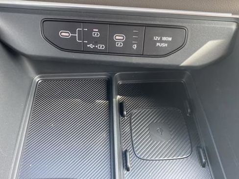 New 2026 Kia Carnival EX FWD image 19