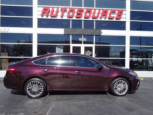 Used 2016 Toyota Avalon Limited w/ Toyota Safety Sense Package image 1