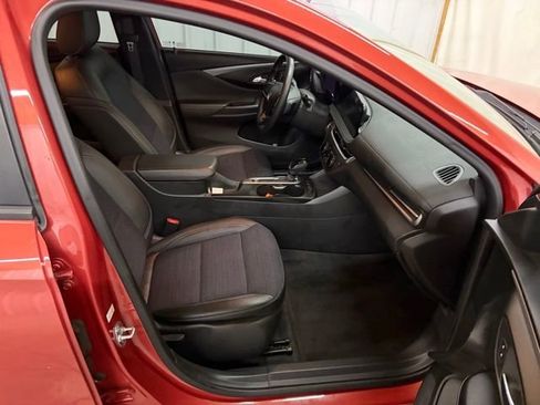 Used 2024 Buick Envista Preferred w/ Convenience I Package image 17