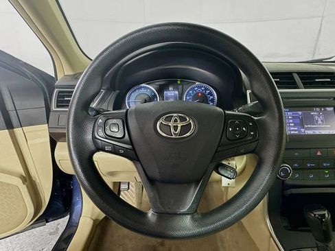 Used 2017 Toyota Camry LE image 12