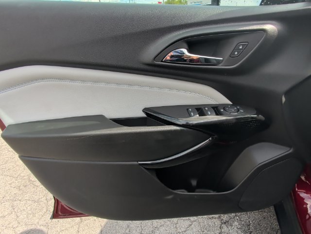 Used 2025 Chevrolet Trax LT FWD image 30