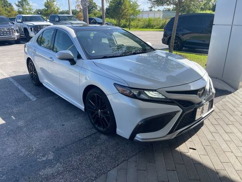 Used 2022 Toyota Camry XSE w/ Navigation Package FWD image 2