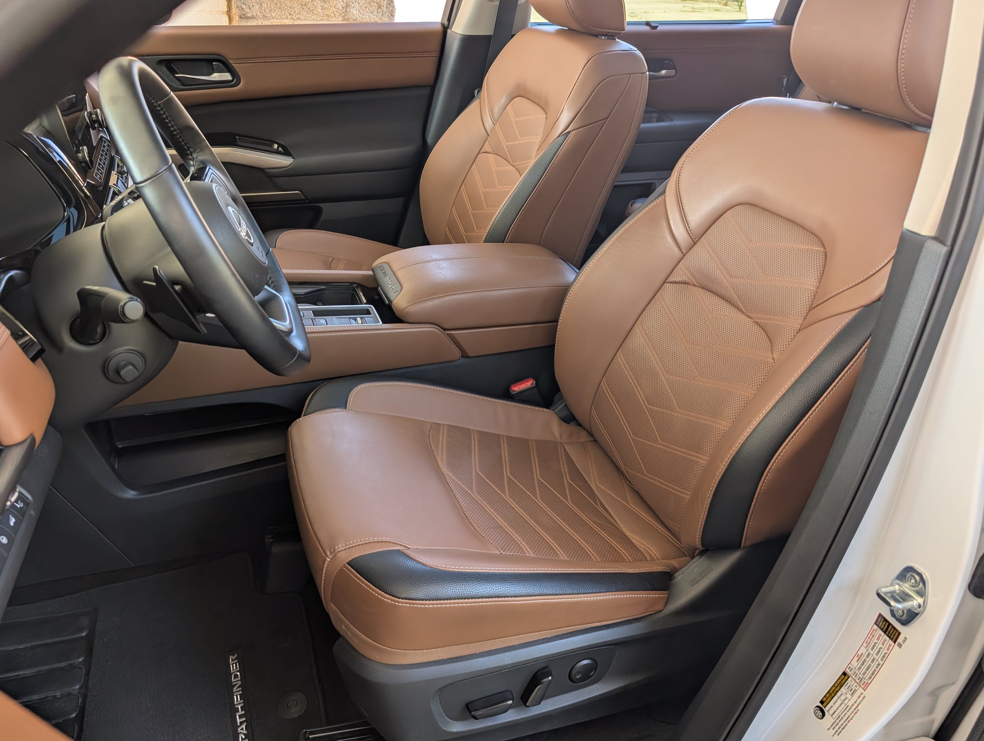 Used 2025 Nissan Pathfinder Platinum w/ Cargo Package FWD image 17