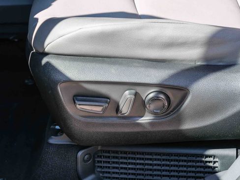 Certified 2023 Toyota Sienna XLE FWD image 21
