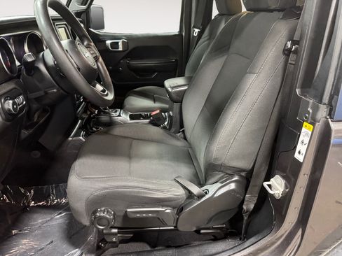Used 2019 Jeep Wrangler Sport AWD/4WD image 9